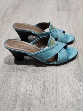Vaneli Aqua Crossover Open-Toe Heeled Mules 7.5